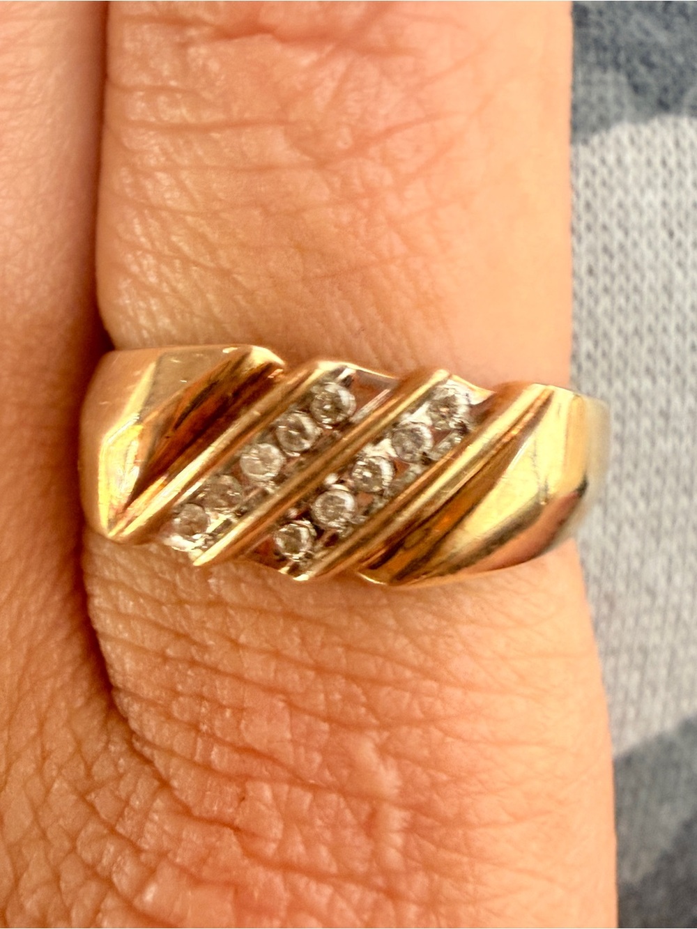 ✨ Men's 10kt Gold & Diamond Ring Sz10✨ - Picture 4 of 17